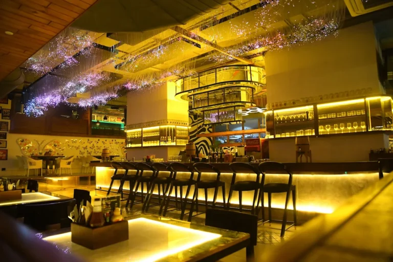 Vapour Dining & Brewery — photo 2